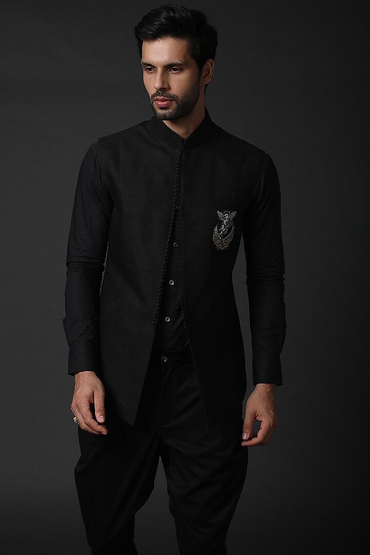 Black Embroidered Bundi Jacket by Rohit Bal Men